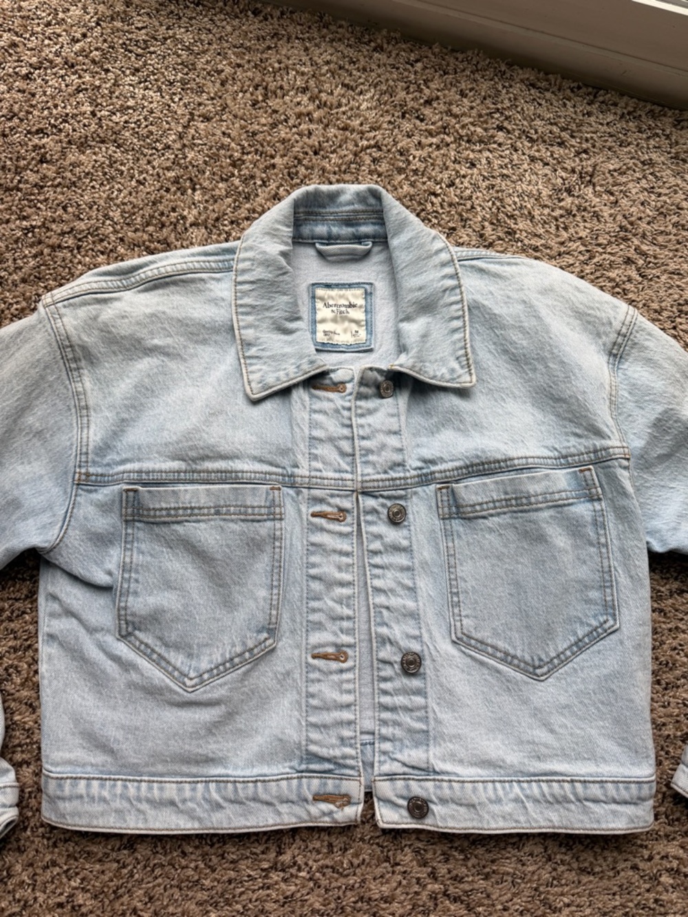 Abercrombie & Fitch Cropped Jean Jacket - Picture 3 of 8